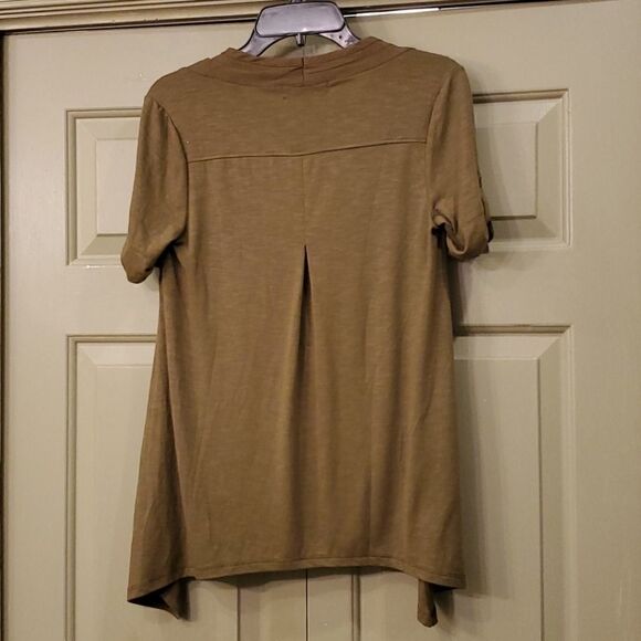 89th & Madison button front top - Picture 2 of 7